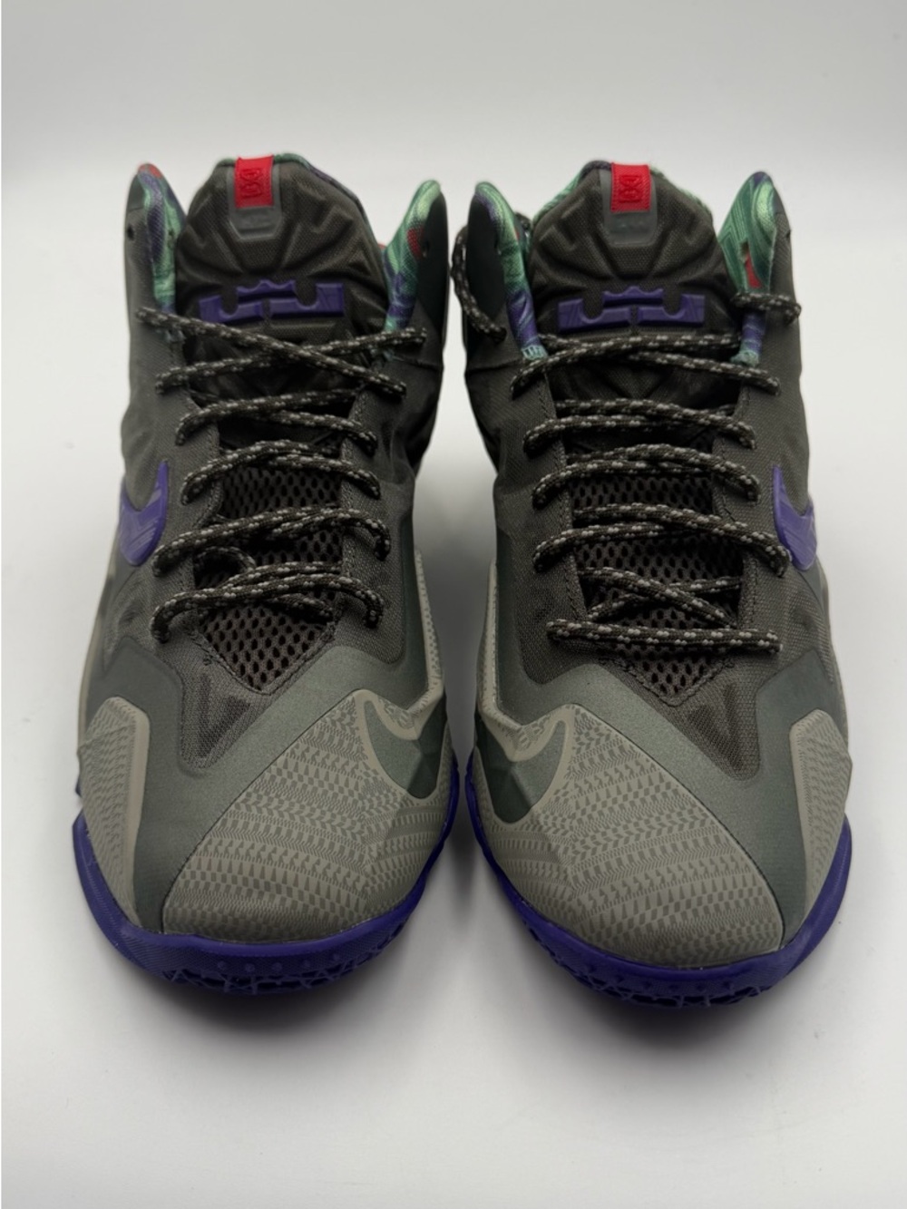 Nike Men's Athletic Shoes Gray Black Purple Accents